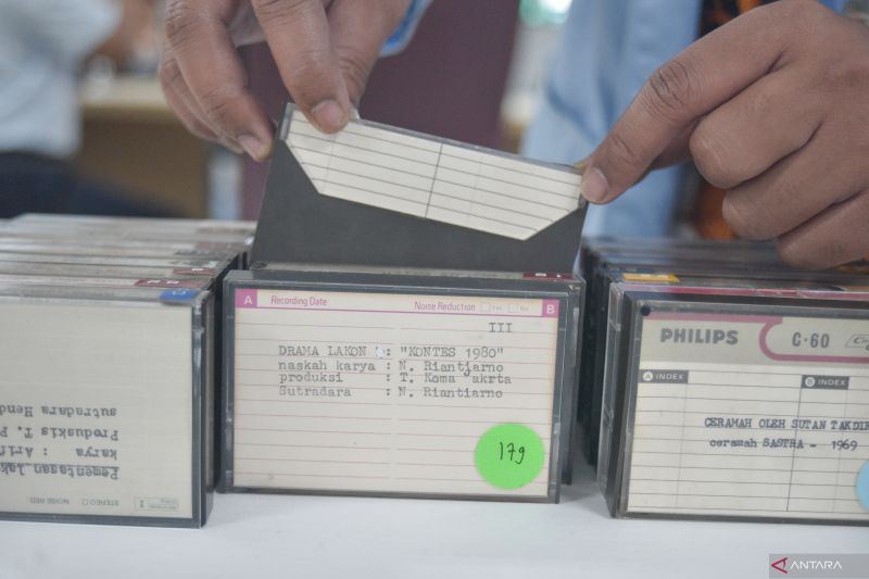 Bosan Streaming? Ini Alasan Kaset dan CD Kembali Digandrungi Gen Z