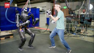 Pecah! Duel Manusia vs Robot Humanoid Perdana Digelar di Ring Boxing