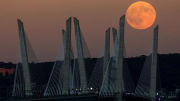 Harvest Moon Muncul 26 September, Saksikan Keindahan Berpasangan Saturnus