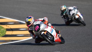 Veda Ega di P7 FP1, Analisis Strategi Kritis di Phillip Island