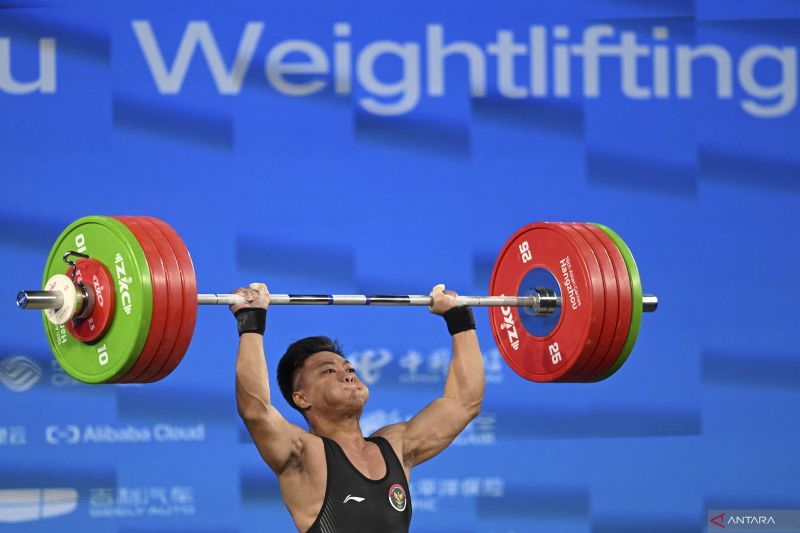 Rahmat Erwin Resmi Raih Emas Angkat Besi 75 kg Asian Games 2026