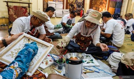 Kemenpar Luncurkan Inisiatif Batik Jadi Destinasi Wisata Mancanegara